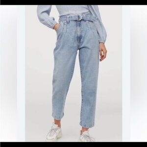 H&M lighter wash blue ultra high waist pleated belted mom jeans 6